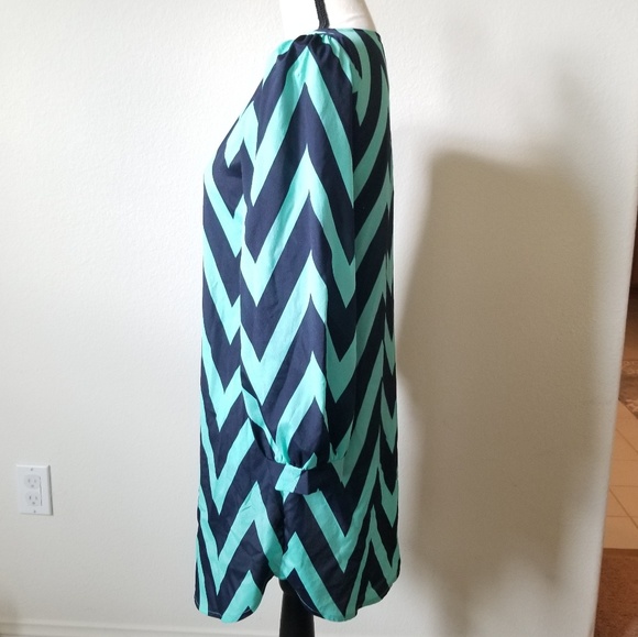 Gypsy & Gold Long Sleeve Chevron Mini Dress - Picture 3 of 4